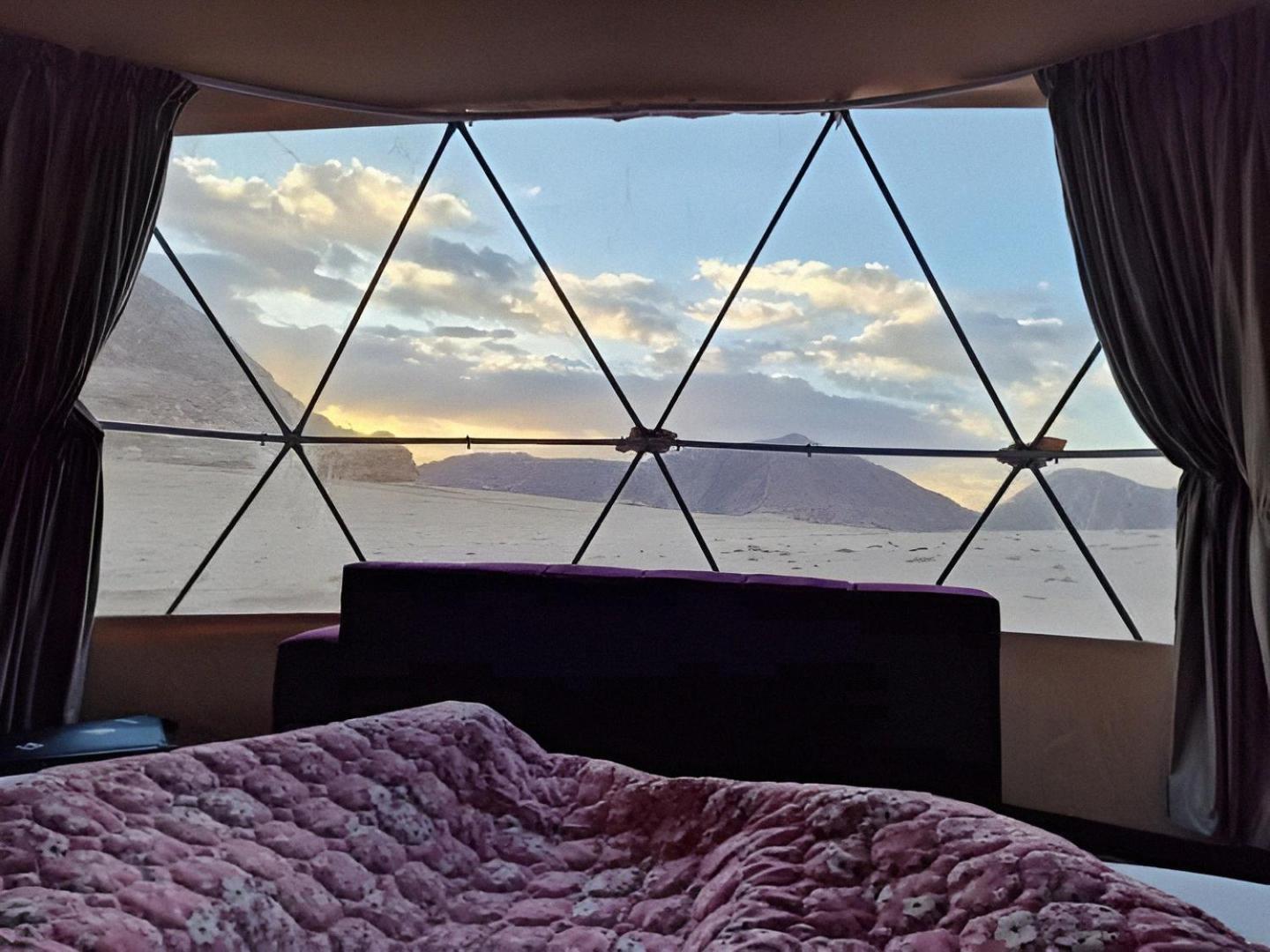 Wadi Rum Mundo Camp Aqaba Eksteriør billede